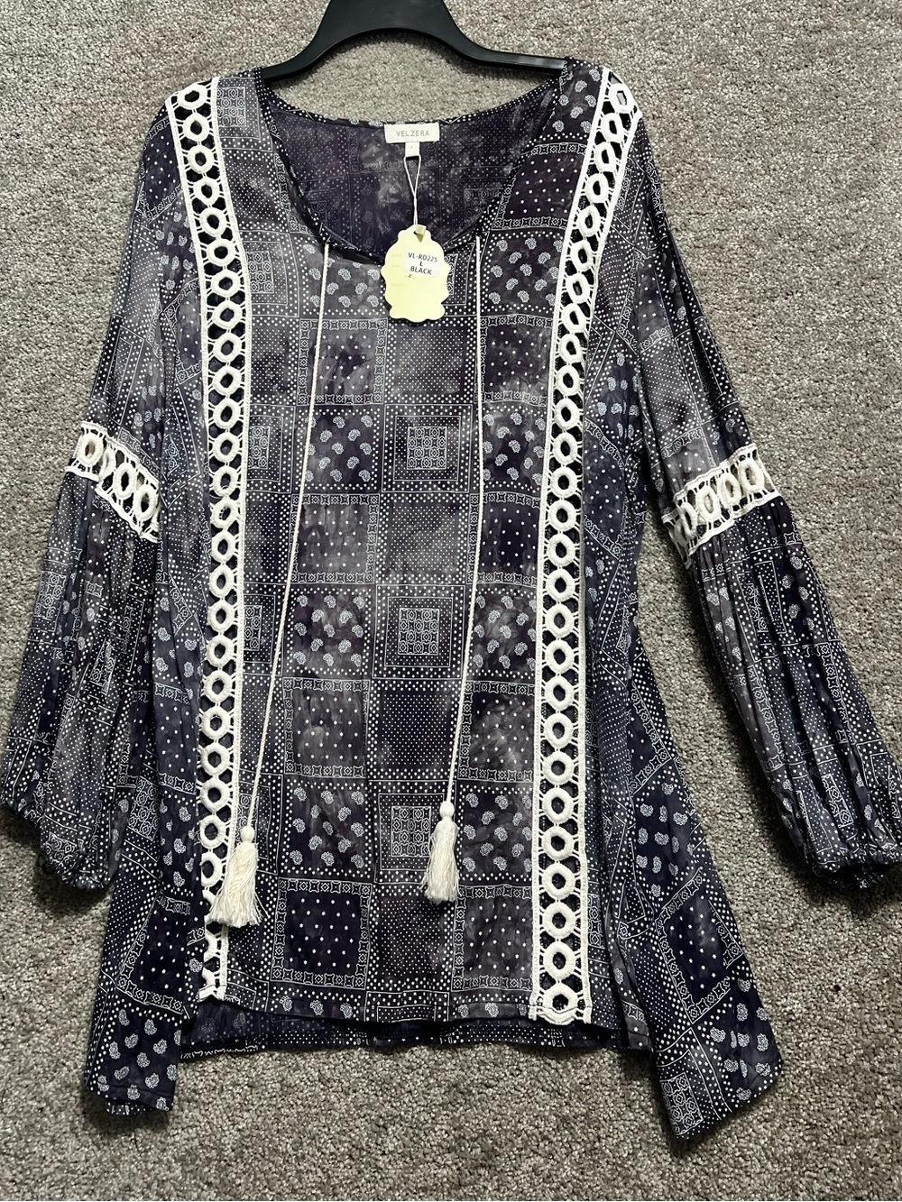 Velzera Woman’s Tunic Top Boho Blouse Bell Sleeve Size Large New